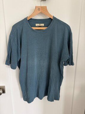 Tommy Bahama Men's Large Blue Crew Neck